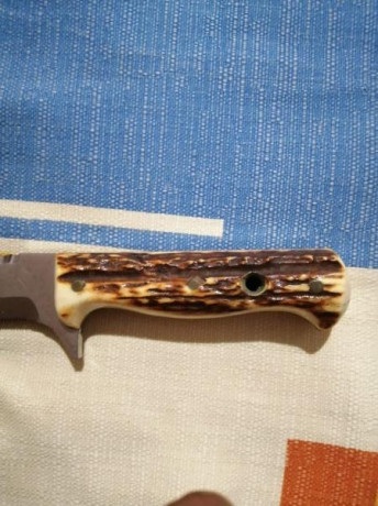 Se vende Aitor Survival 21 acabado en Sambar, con su funda original. Una pieza em perfecto estado que 12