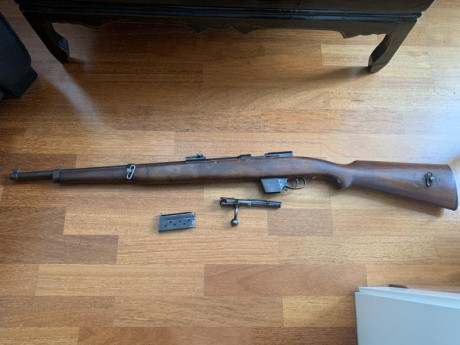 Se vende esta venerable carabina Destroyer en 9 Parabellum que guiada en D permite disparar ese calibre 00
