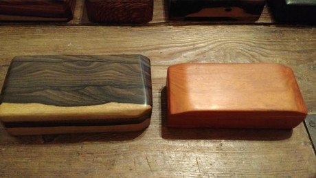 Vendo 4 estuches de madera .. El naranja de pernambuco mejicano ,el marrón de ziricote , el marrón grandote 22