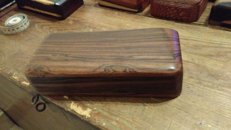 Vendo 4 estuches de madera .. El naranja de pernambuco mejicano ,el marrón de ziricote , el marrón grandote 21