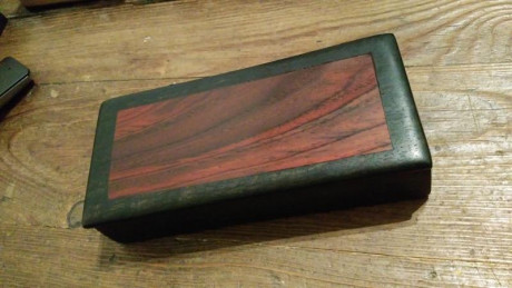 Vendo 4 estuches de madera .. El naranja de pernambuco mejicano ,el marrón de ziricote , el marrón grandote 20