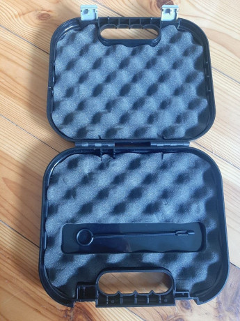 VENDIDA
Vendo pistola Glock 21 SF, calibre 45. Gen3.
La Glock 21 SF (short frame) se diferencia de la 11