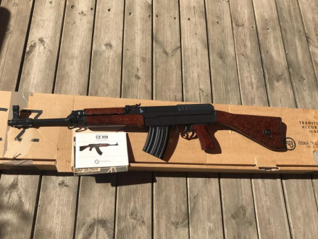 Se vende cz858 prácticamente nuevo, un cargador de 10 y libro de instrucciones, está en Barcelona para 12