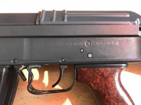 Se vende cz858 prácticamente nuevo, un cargador de 10 y libro de instrucciones, está en Barcelona para 11