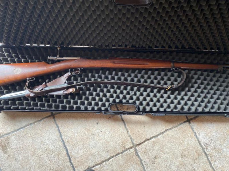 Buenas noches a todos.
Tengo un amigo mio que vende un Karl
Gustaff 6,5x55 del 1917, con bayoneta, talhí 02