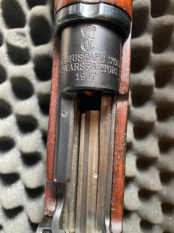 Buenas noches a todos.
Tengo un amigo mio que vende un Karl
Gustaff 6,5x55 del 1917, con bayoneta, talhí 11