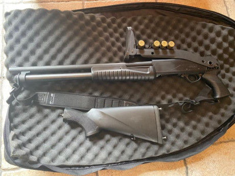 Buenas noches a todos.
Un amigo mio tiene esta  escopeta tactica del 12, marca HATSAN modelo ESCORT, culata 02
