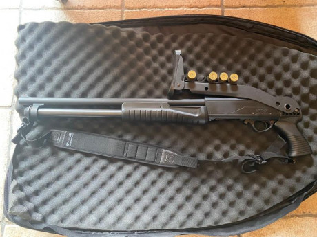Buenas noches a todos.
Un amigo mio tiene esta  escopeta tactica del 12, marca HATSAN modelo ESCORT, culata 01