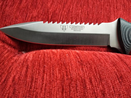 Vendo este cuchillo cudeman 177m nuevo con caja original , tiene cachas micarta con separadores rojo. 01