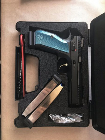 Hola vendo mi CZ Shadow 2, estado impecable, a tirado maximo 300 tiros a diana de precision, cachas Grip 00