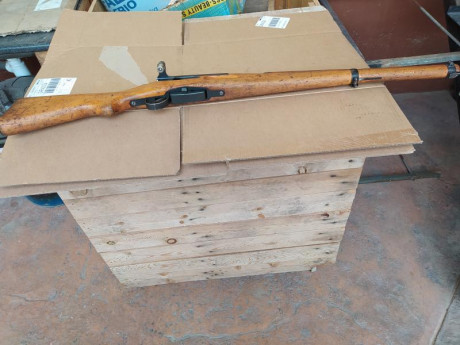 Vendo fusil suizo SCHMIDT RUBIN K31. Calibre 7,5x55, con un cargador extraíble de 6 cartuchos. En buen 00