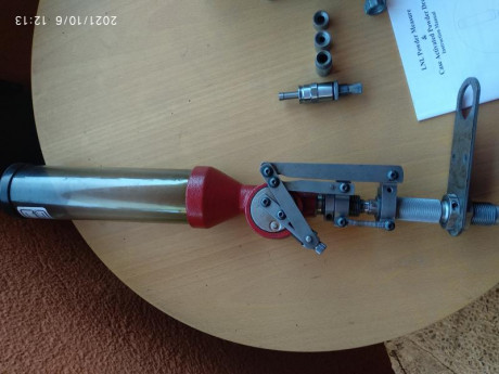 Vendido      dosificador pólvora jornady válido para prensa o para banco trae los dos sistemas con dos 00