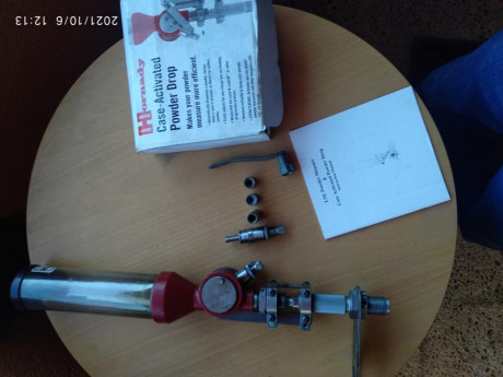 Vendido      dosificador pólvora jornady válido para prensa o para banco trae los dos sistemas con dos 10