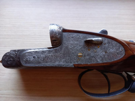 Vendo esta preciosa escopeta gama alta de Arrieta, finos grabados hechos a mano, expulsora, llaves Holland 01