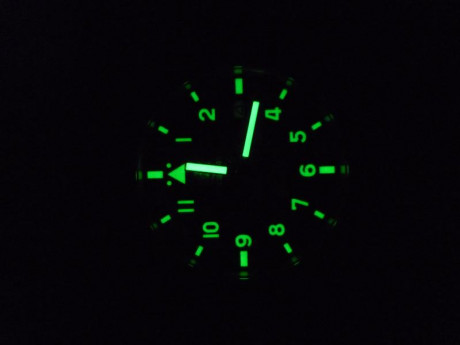 Vendo este reloj Steeldive Pilot, caja de 39mm, monta una maquinaria automática japonesa Seiko NH35,WaterResist 01