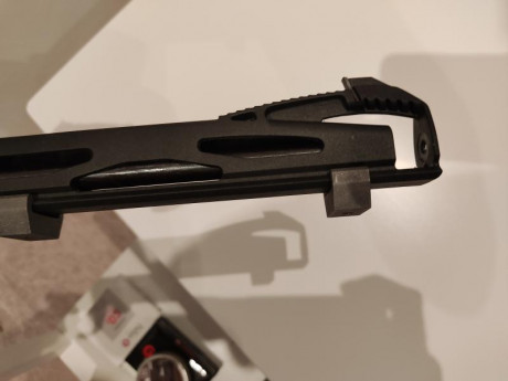 Vendo pistola Baikal modelo MP 657de CO2 de calibre 4.5, comprada en Julio 2021 y con un uso mínimo. La 10