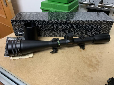 VENDIDO  visor Sightron SII 36x42, anillas warne maxima desmontables y nivel incluídas. 330€, portes incluidos!. 02