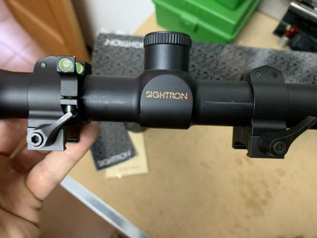 VENDIDO  visor Sightron SII 36x42, anillas warne maxima desmontables y nivel incluídas. 330€, portes incluidos!. 01