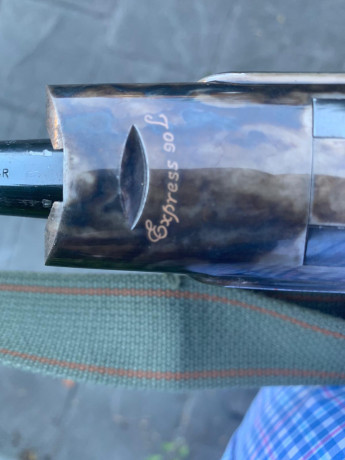 Me ofrecen a buen precio un express Rizzini 90L 9,3x74R.
La verdad es que no me hace falta para nada, 00