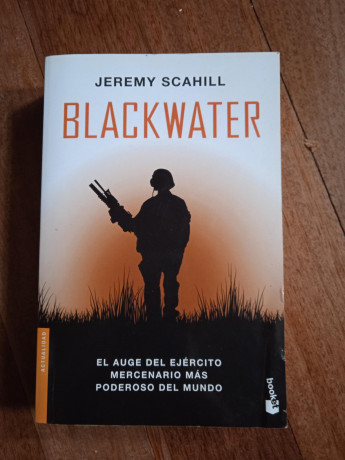Vendo estas ocho novelas de espionaje y acción.
18 euros por las ocho con envió incluido.
 1633364867213.jpg 10