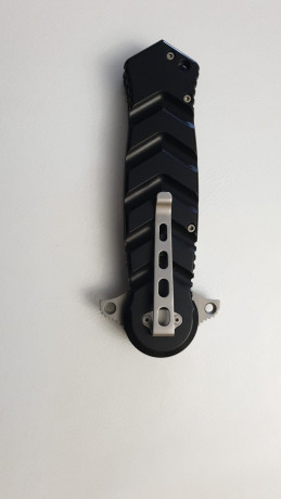 Se vende Boker Magunm en perfecto estado.
Precio, 125€ 11