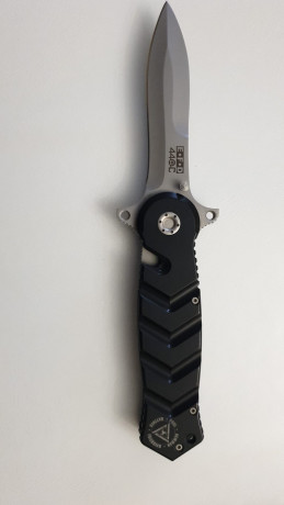 Se vende Boker Magunm en perfecto estado.
Precio, 125€ 20