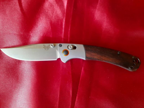 Pongo a la venta esta preciosa navaja de Benchamade. Precio en Lamnia : 231 E. La vendo por 160 E puesta 01