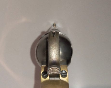 Vendo Revolver Pietta sheriff cal. 44 plateado, el arma está en Madrid guiada en AE.
Precio 170€ portes 12