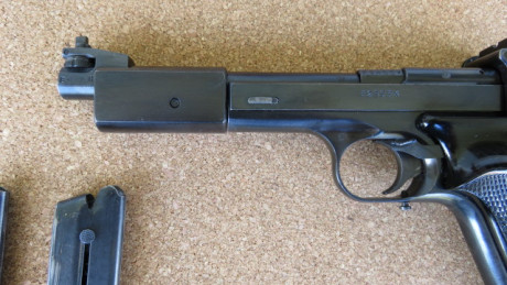 Vendo mi pistola del 22LR MAD IN URSS de sobra conocida por tiradores de todo el mundo, es muy precisa 02