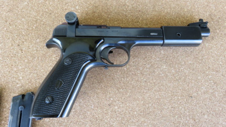 Vendo mi pistola del 22LR MAD IN URSS de sobra conocida por tiradores de todo el mundo, es muy precisa 12
