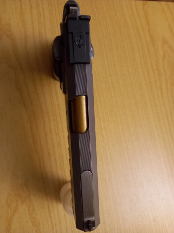 Un amigo me ha pedido que le anuncie esta pistola. tiene poco uso. es una infinity en calibre .40.
el 10