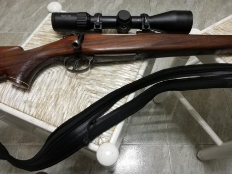Rifle en excelente estado, solo usado para recechos de corzo, cañon de 60 cms, cerrojo mauser 98, maderas 02