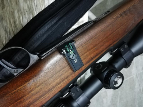 Rifle en excelente estado, solo usado para recechos de corzo, cañon de 60 cms, cerrojo mauser 98, maderas 01