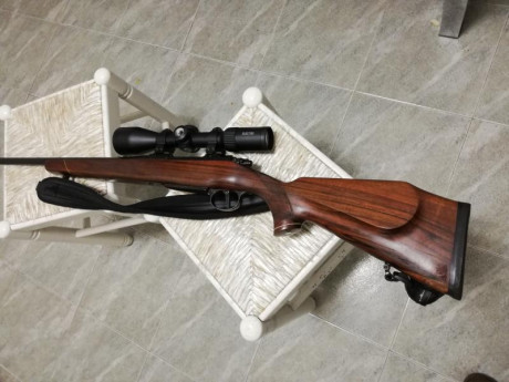 Rifle en excelente estado, solo usado para recechos de corzo, cañon de 60 cms, cerrojo mauser 98, maderas 00
