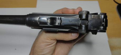 Hola, pongo a la venta mi Luger P08 de cañón de 5"

El arma tiene toda la numeración coincidente 00