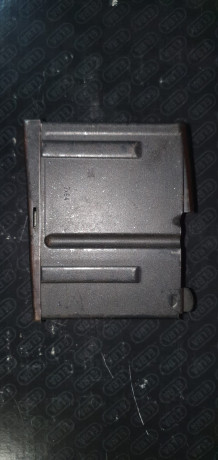 Buenas a todos,
Un amigo vende cargador de HK 940 de 10 balas para el calibre 7x64. 

Precio: 75€ + envío

Teléfono: 00