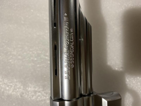 Se vende revólver Llama Comanche II , calibre 38special de 6”
 Con cachas de nácar, gatito regulable  22