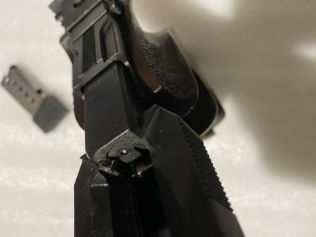 Se vende , por liberar cupo , Benelli Mp95 32WC,arma muy precisa , incluye dos cargadores , cachas anatómicas 11