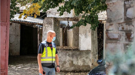 Tenemos un nuevo caso de uso seguramente legítimo de arma de fuego en defensa del hogar:

https://www.elmundo.es/espana/2021/08/01/61067327fdddfff04b8b463c.html

Esperemos 141