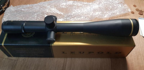 Buenas. 
Se pone a la venta un leupold competicion 40x45 
Con reticula fine cross hair 
Correcion 1/8
Tubo 01