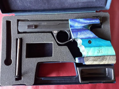 Vendo esta pistola Baikal del calibre 22. 
Retirada de la venta
Un saludo 21