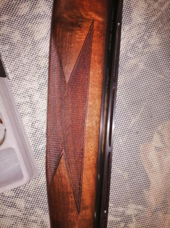Practicamente sin uso alguno.Se entrega con dos juegos de gatillos y cantonera especial. Inmaculada.Perfecta 31