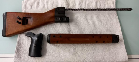 Kit para Cetme C incluye culata completa de madera con muelle recuperador , cantonera y sus dos pasadores, 00