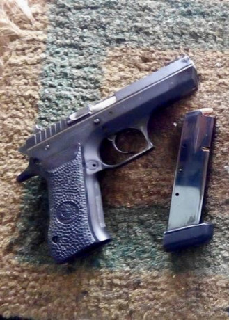 Buenas, 
Tengo dos Jericho una 941 AE, el cañón del 41 está bien, pero los dos caños del 9mm están dañados, 00