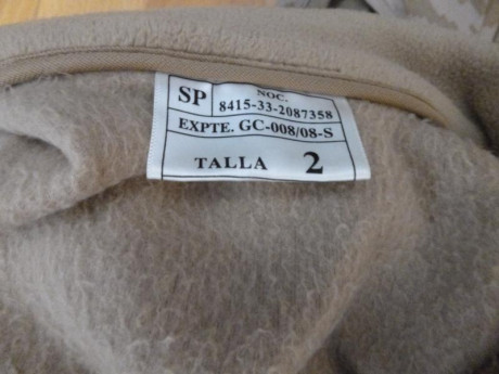 Traje de intemperie árido pixelado español, usado 1 o 2 veces, talla 2 equivale a talla L civil, conjunto 00