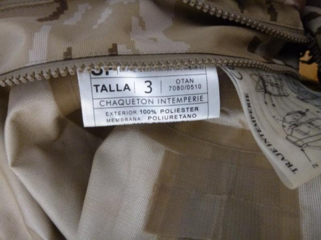 Traje intemperie árido pixelado español, talla 3, equivale a XL civil.
NO GORE-TEX, resiste muy bien lluvias 01