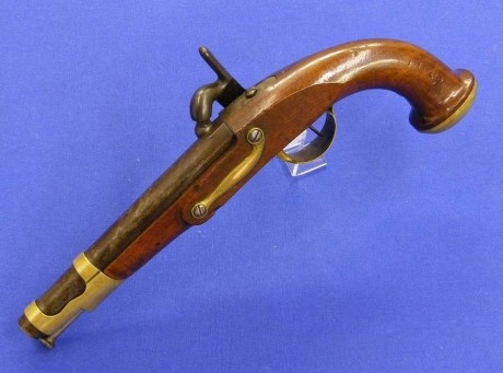 Voy a colocar unas fotos de un arma larga alemana de llave de mecha del siglo XVI. 81