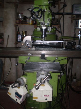  PB030017.JPG Estimados foristas:
Aquí les presentamos una de las maquinas que utilizamos en nuestro taller 02