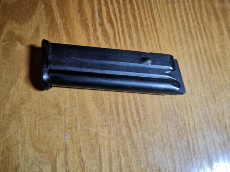 Vendo cargador con capacidad de 10 balas, seminuevo... (habrá disparado 30 cartuchos) en perfectisimo 01
