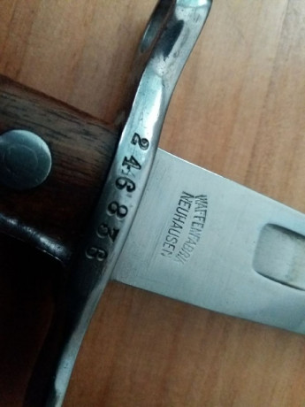 Pongo a la venta parte mi colección de bayonetas suizas antiguas.

Son cinco piezas de distintas épocas 31